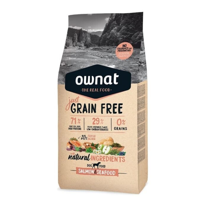 Saco de ração para cão Ownat Grain Free Just Salmão e Marisco, com design moderno e elegante, destacando a imagem de ingredientes naturais. O saco é predominantemente em tons de salmão, com informações claras sobre a composição sem cereais e com alto teor de proteínas e baixo em hidratos de carbono. A embalagem transmite a qualidade premium do produto, com ênfase nos ingredientes naturais e na nutrição equilibrada.